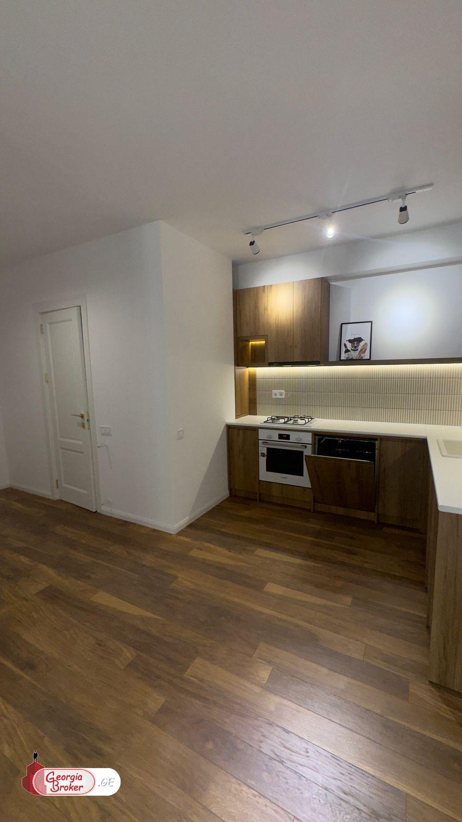 იყიდება ახალი გარემონტებული 2 ოთახიანი ბინა